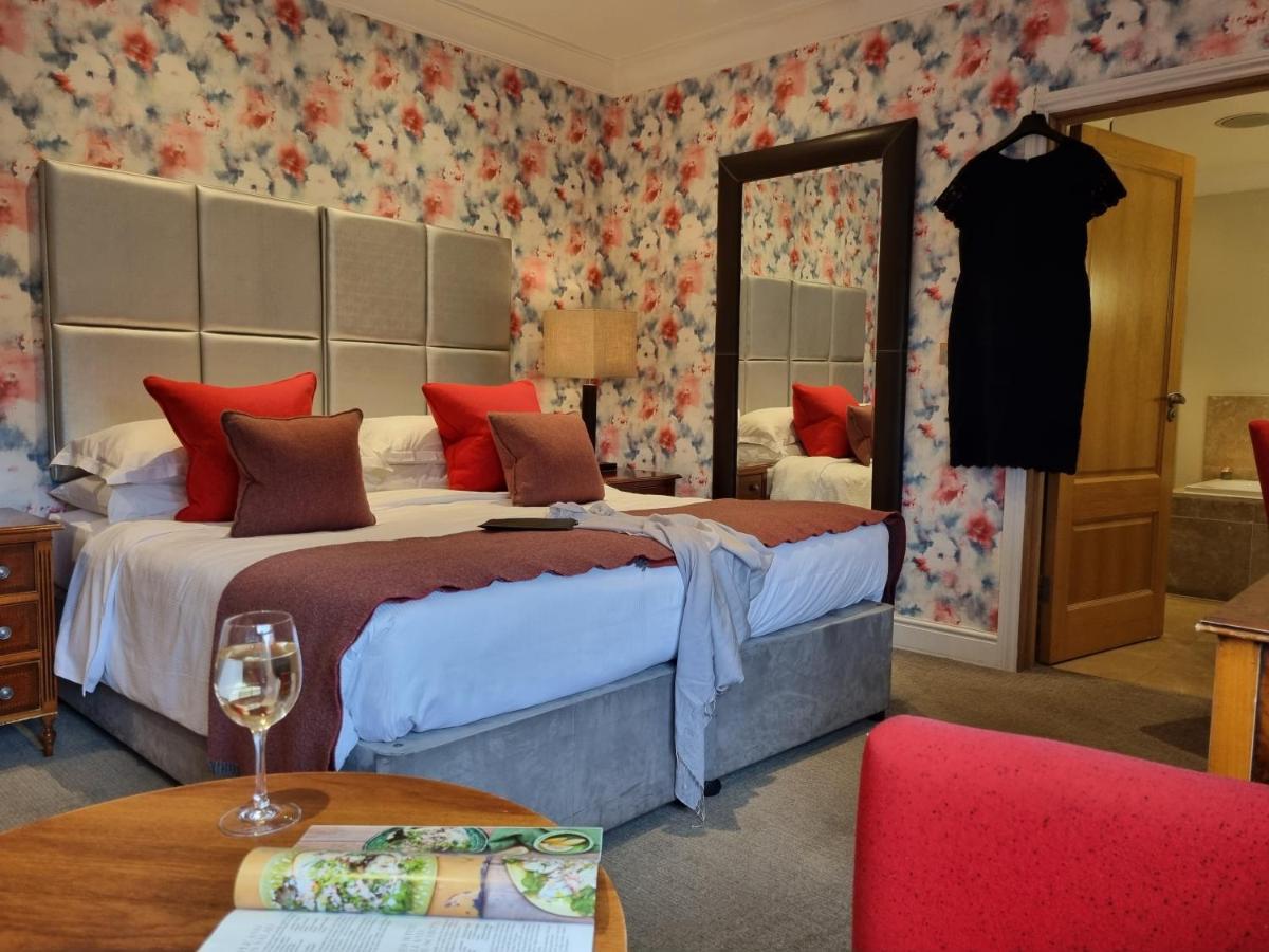 Comfy King Room,1305863560:JPEG